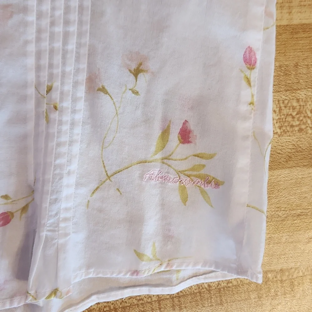 ABERCROMBIE Short Sleeved Floral Patterned Button up Blouse, size L - Picture 3 of 7